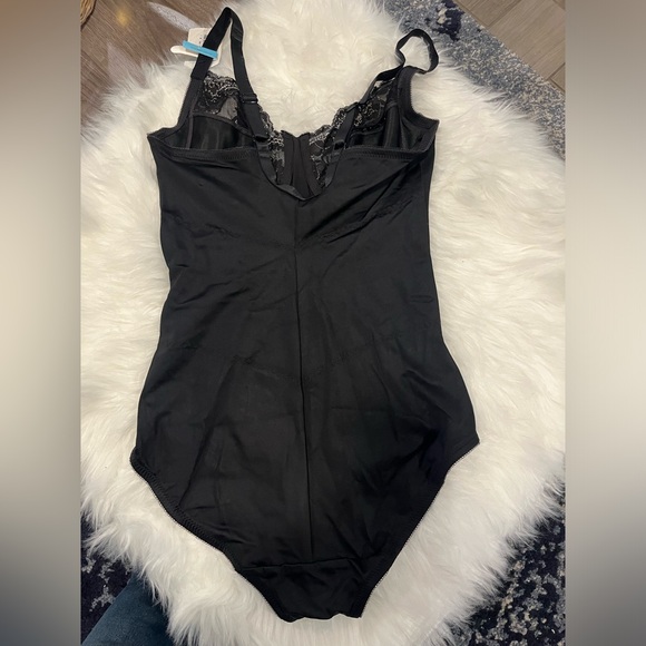 Maidenform Womens Ultra Firm Body Shaper With Built In Underwire Bra Size 36C - Picture 7 of 8